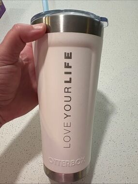 OtterBox White 20 oz Insulated Tumbler with Straw